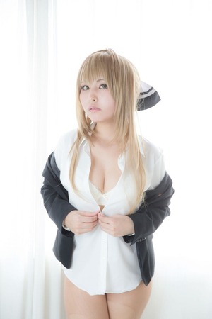 【エロ画像】パンスト美尻エロスwww甘城ブリリアントパークのコスプレイヤーが肉感的な下半身でエロいwww