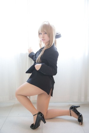 【エロ画像】パンスト美尻エロスwww甘城ブリリアントパークのコスプレイヤーが肉感的な下半身でエロいwww