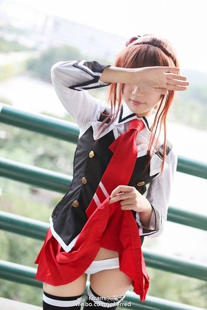 【エロ画像】やばい！この縞パン黒ニーソにグっときた！エロいぜ！