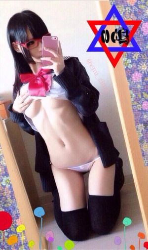 【エロ画像】性的すぎる下半身wwwオチ○ポを即ハメしたくなる制服JKのエロ画像www