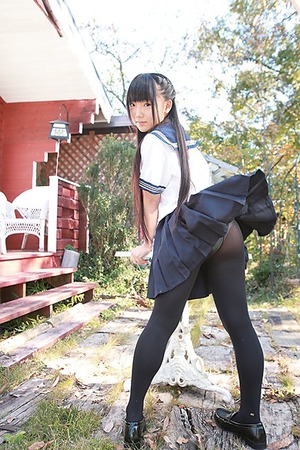 【エロ画像】性的すぎる下半身wwwオチ○ポを即ハメしたくなる制服JKのエロ画像www