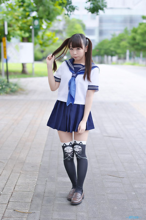 【エロ画像】性的すぎる下半身wwwオチ○ポを即ハメしたくなる制服JKのエロ画像www