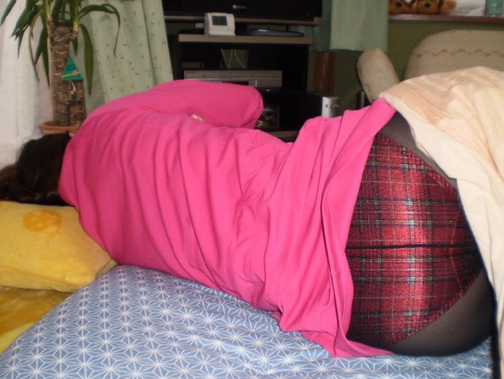 【エロ画像】ネットに上げられた嫁のデカ尻エロ画像、日本人にしては結構いいサイズの尻でワロタｗｗｗ