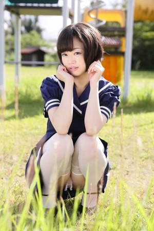 【エロ画像】制服姿でのパンツ画像が好きすぎてやばいっす！