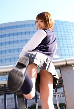 【エロ画像】制服姿でのパンツ画像が好きすぎてやばいっす！