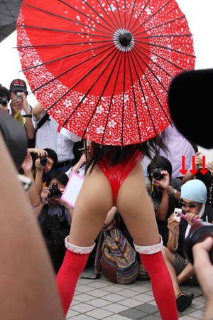 【エロ画像】即ハメ中出ししたくなるエロい尻したコスプレイヤー画像！