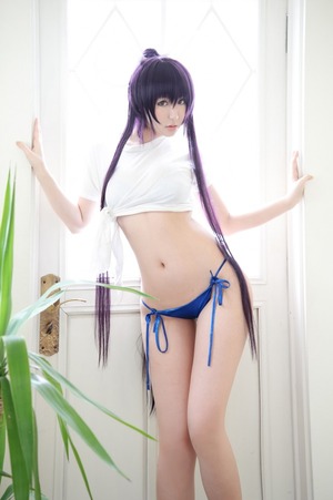 【エロ画像】お尻とふとももの肉付きが絶妙にエロいコスプレイヤー画像！