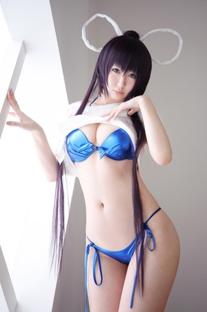 【エロ画像】お尻とふとももの肉付きが絶妙にエロいコスプレイヤー画像！