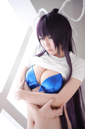 【エロ画像】お尻とふとももの肉付きが絶妙にエロいコスプレイヤー画像！