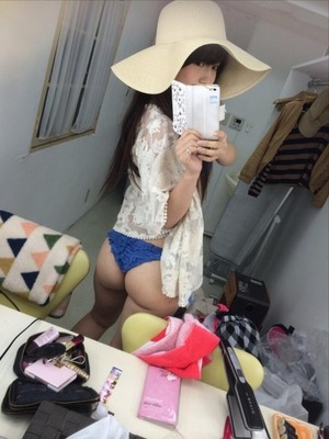 【エロ画像】このグラドル、種付け妄想不可避なエロ尻してやがるぜぇぇぇwww