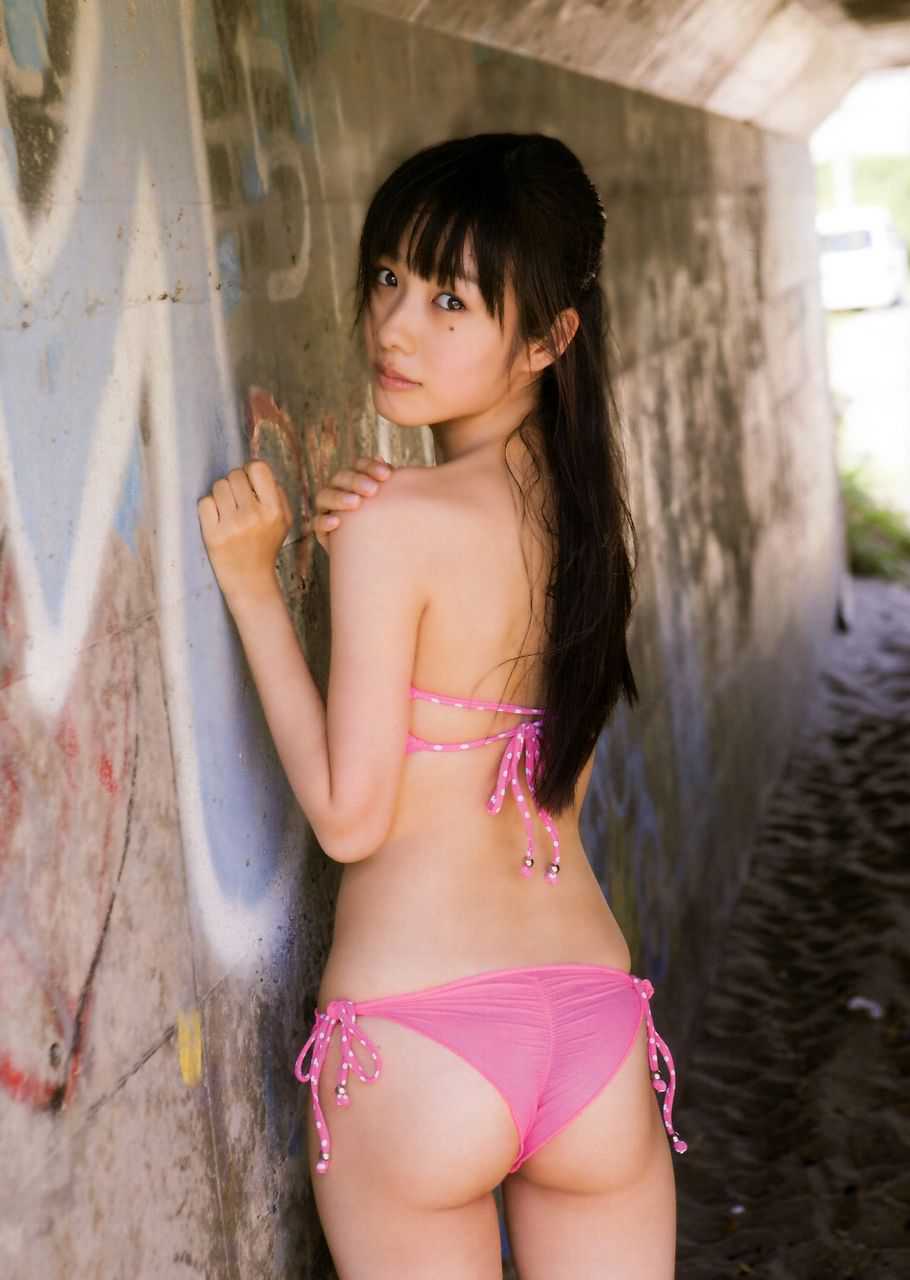 【エロ画像】スレンダーで美尻の、触りたくなる尻美人